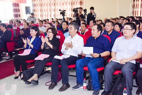 活動(dòng)現(xiàn)場(chǎng)1.jpg 活動(dòng)現(xiàn)場(chǎng)1.jpg